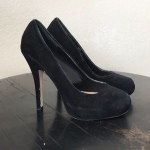 Steve Madden Black Suede Pumps